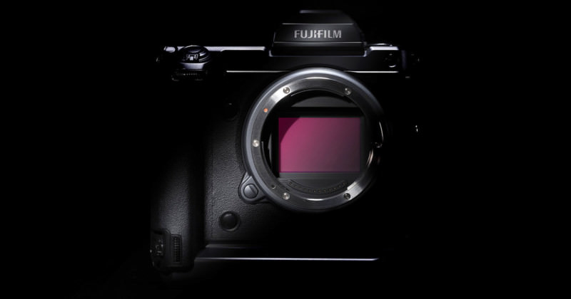 fuji-gfx-100-medium-format-camera-exibart-street-photography-facebook