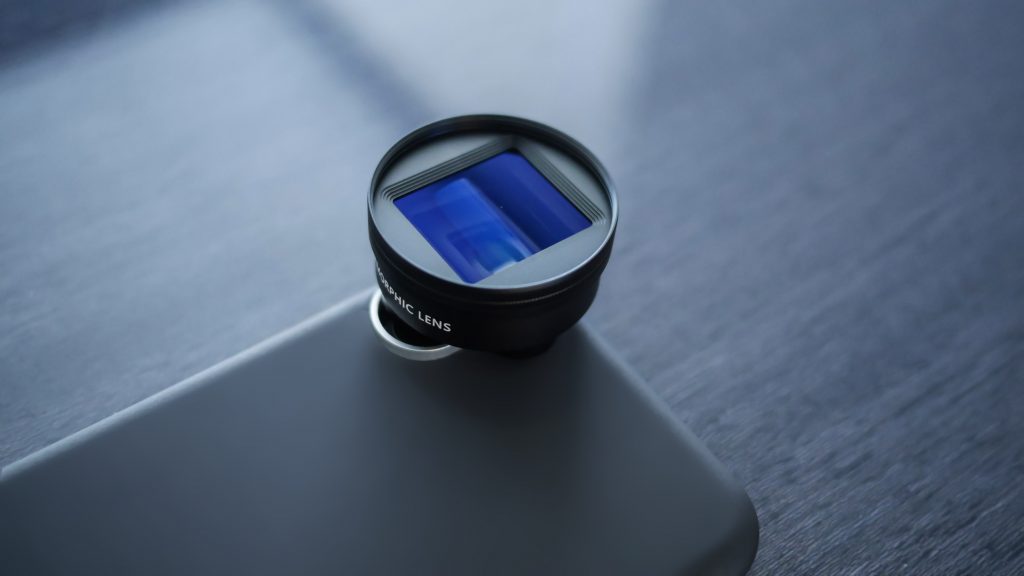 SANDMARC Introduces Anamorphic Lens Adapter for iPhones Exibart Street
