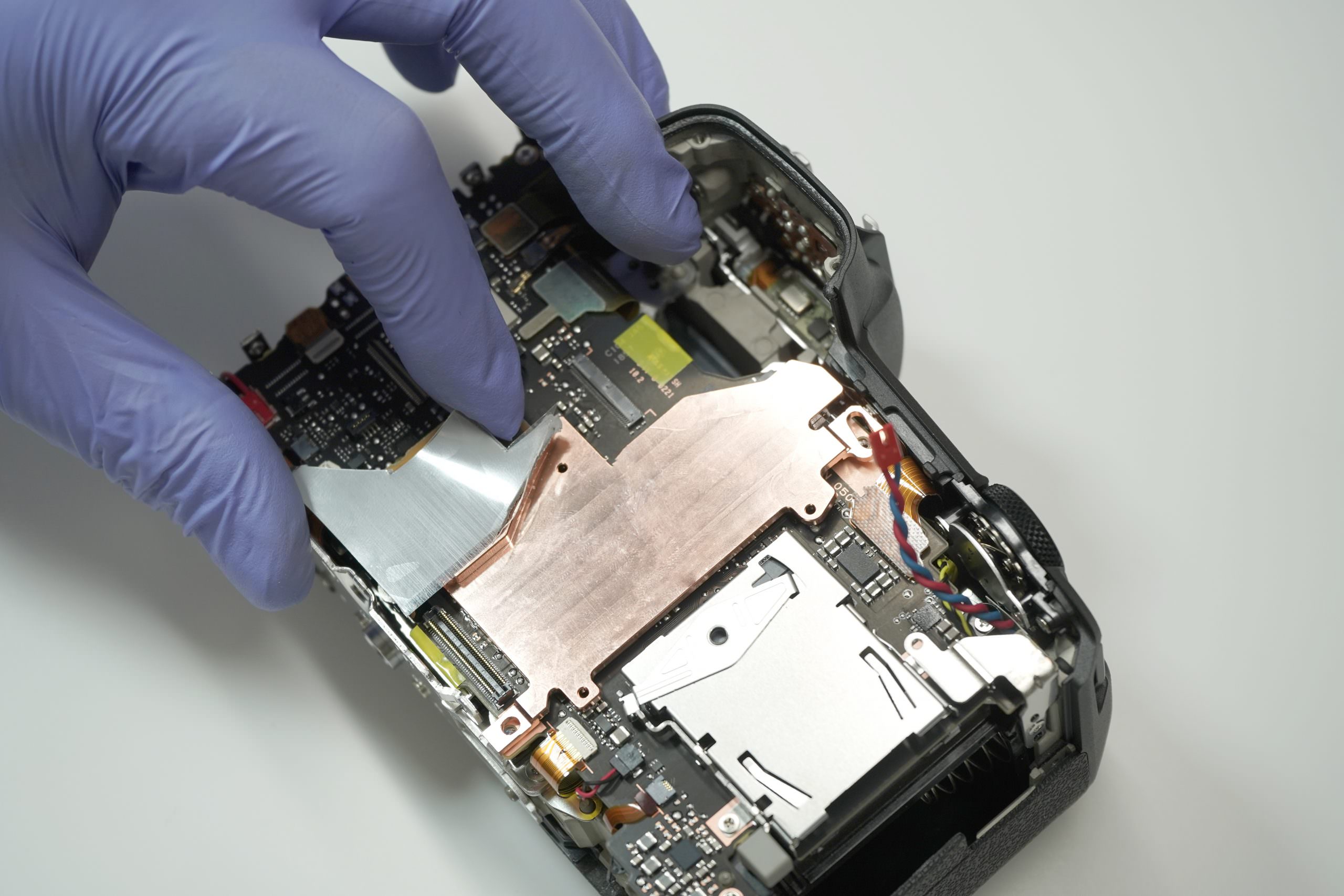 Kolari Vision Unveils a Canon R5 Heatsink Overheating Mod Service