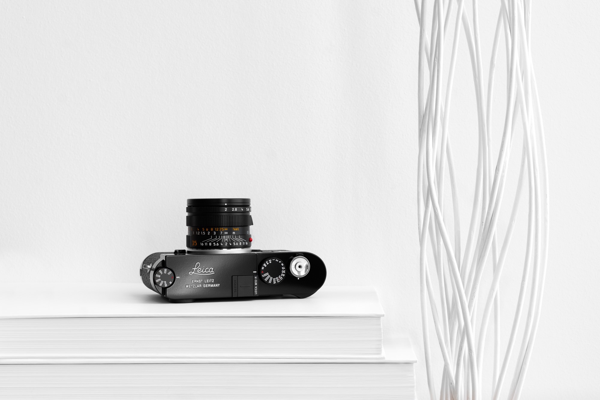 Leica Announces the M10-R Black Paint Limited Edition Leica Announces the M10-R Black Paint Limited Edition
