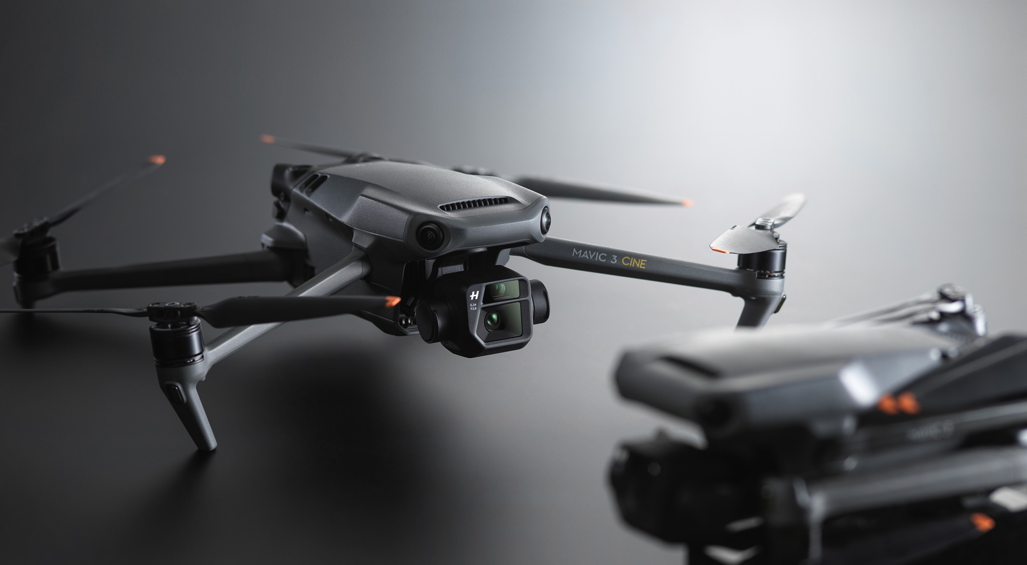 DJI Announces the Mavic 3 and Mavic 3 Cine Dual-Camera Drones - Exibart