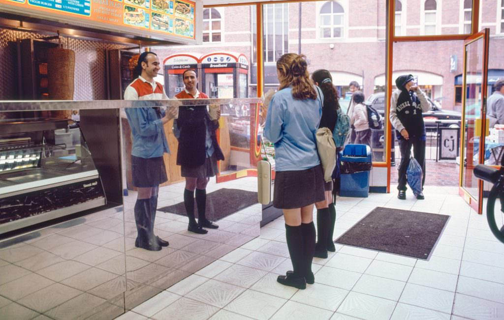 alan-burles-best-series-finalist-of-2022-exibart-street-contest-exibart-street-photography-08