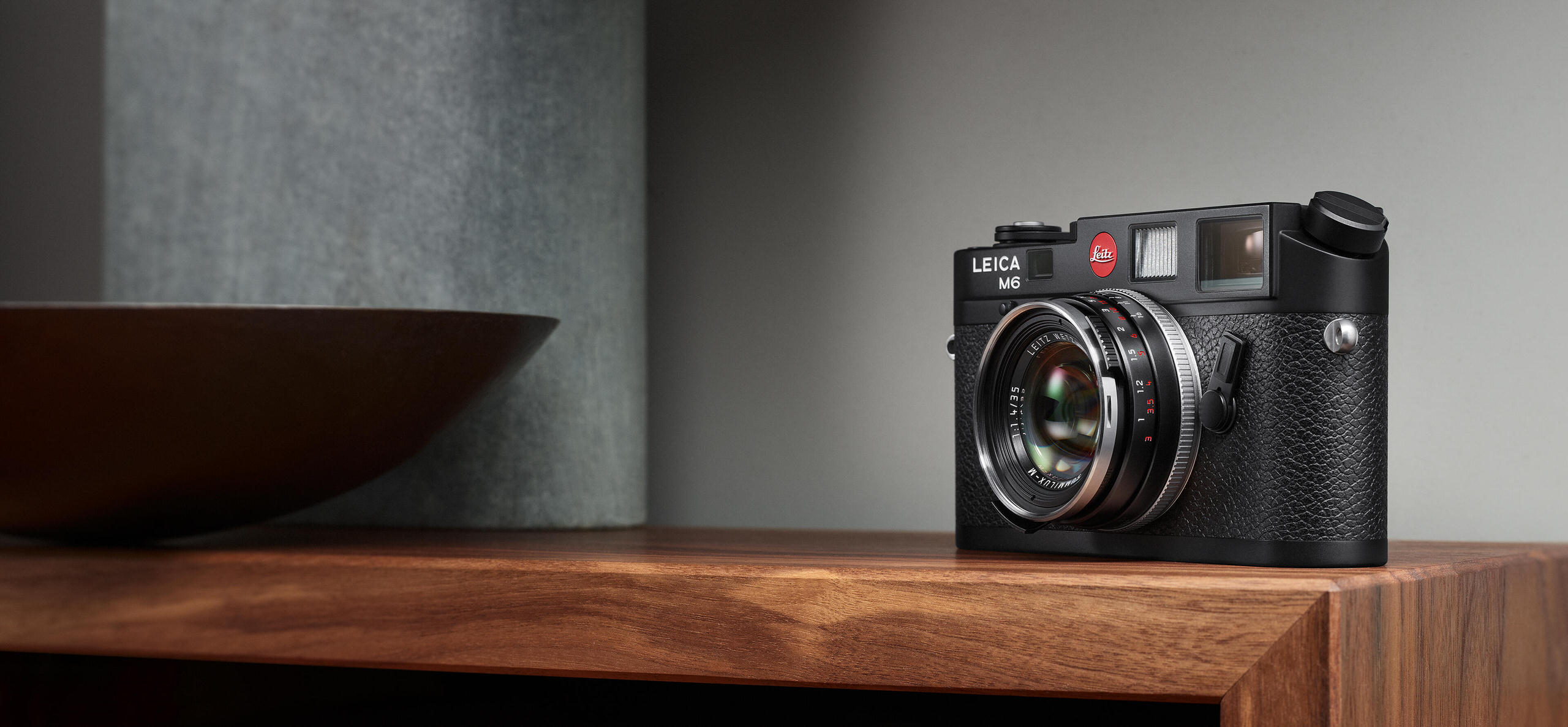 Leica Announces the Summilux-M 35 f/1.4 Black Anodized Limited