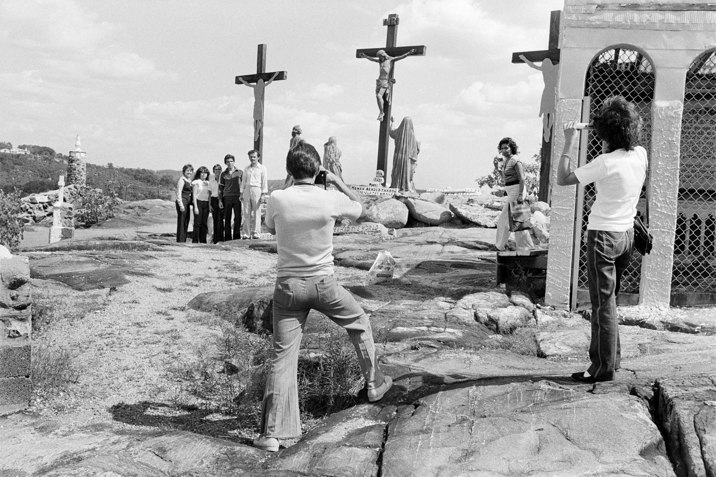 Lisa Barlow: Holy Land U.S.A. - Exibart Street