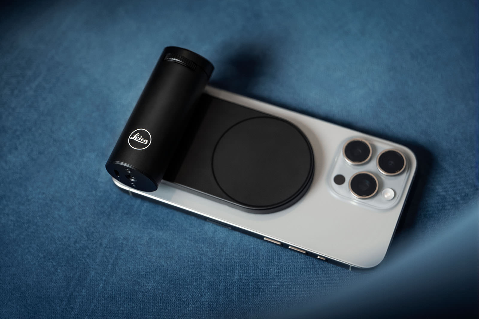 Leica Unveils the Lux Grip for iPhone - Exibart Street