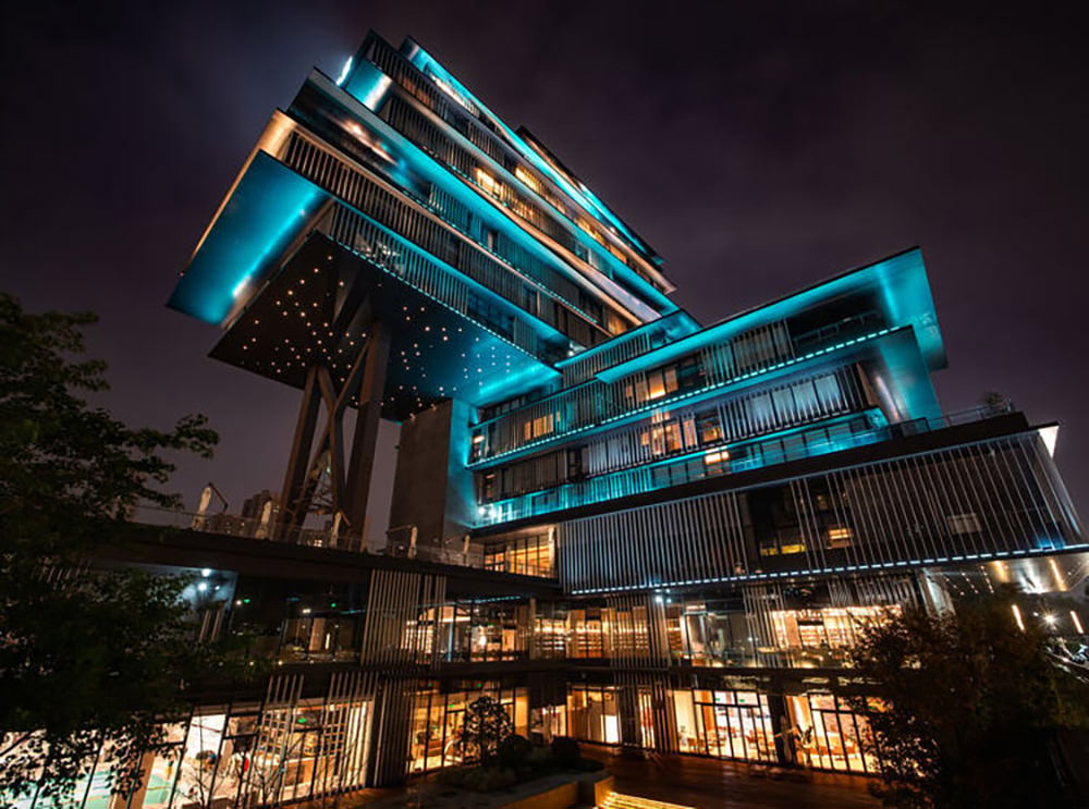 astrhori-9mm-f2-8-exibart-street-photography-04