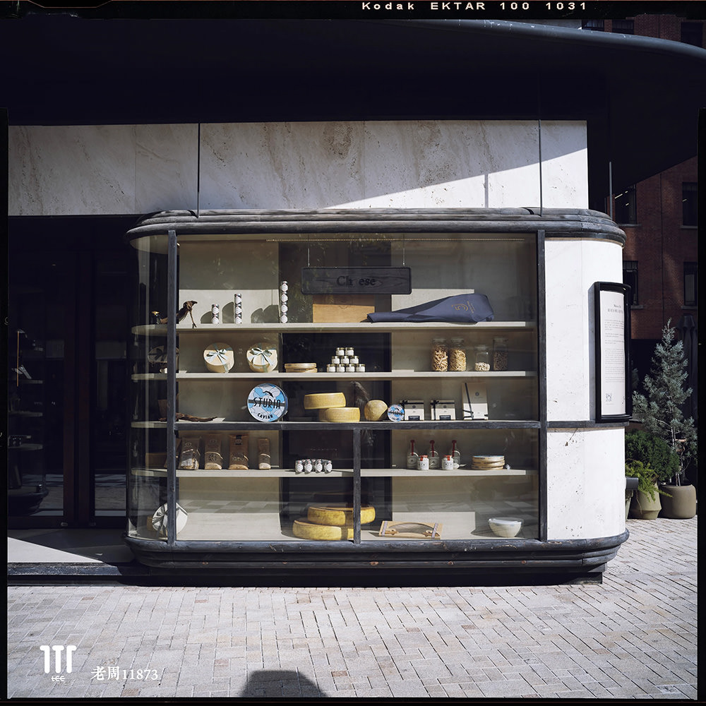 light-lens-lab-35mm-f-1-4-exibart-street-photography-13