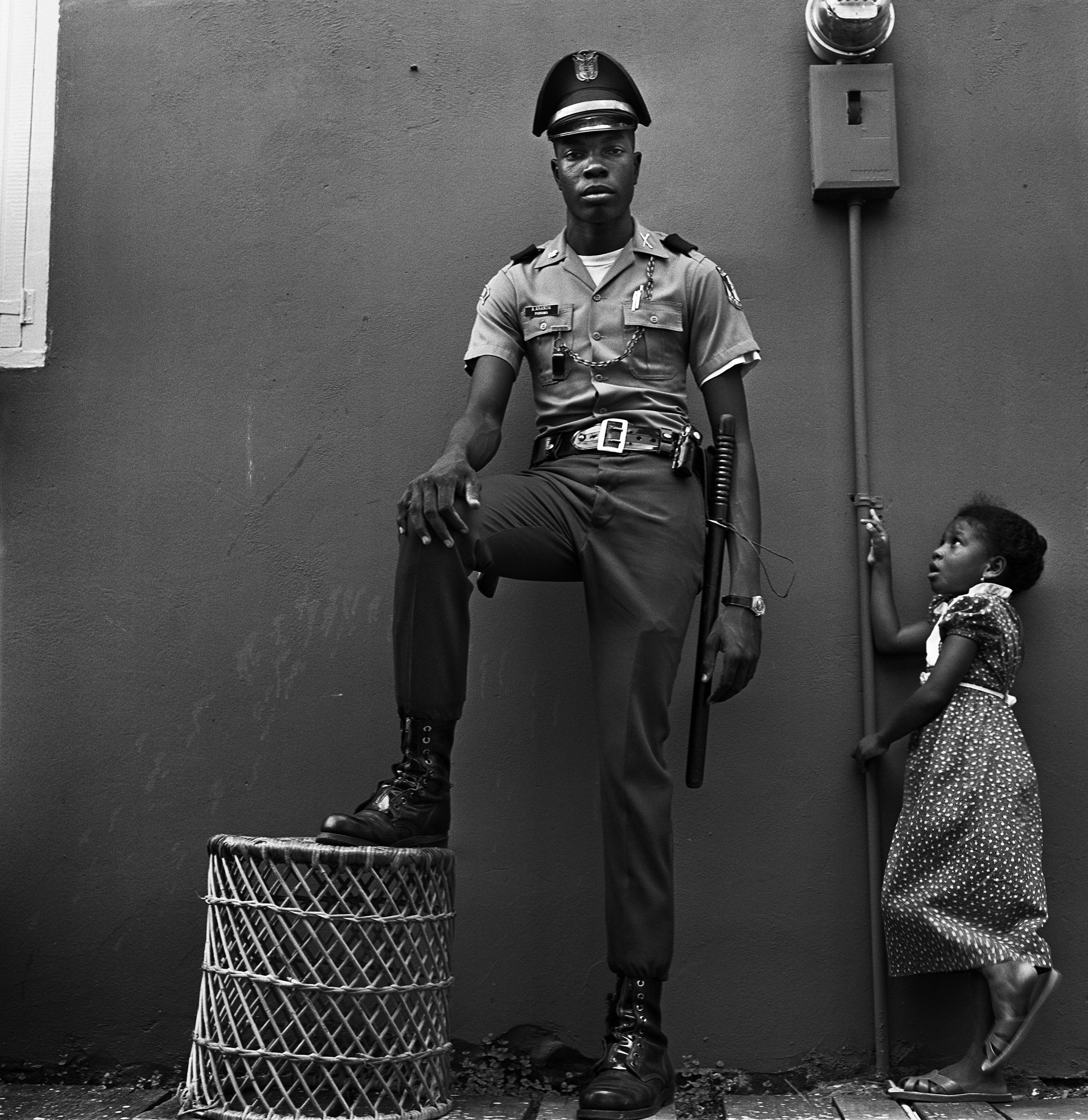 sandra-eleta-a-gaze-into-the-heart-of-panama-exibart-street-photography-04