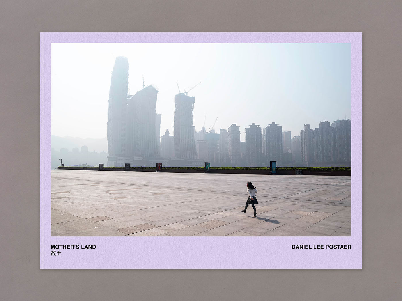 daniel-lee-postaer-mothers-land-exibart-street-photography-02