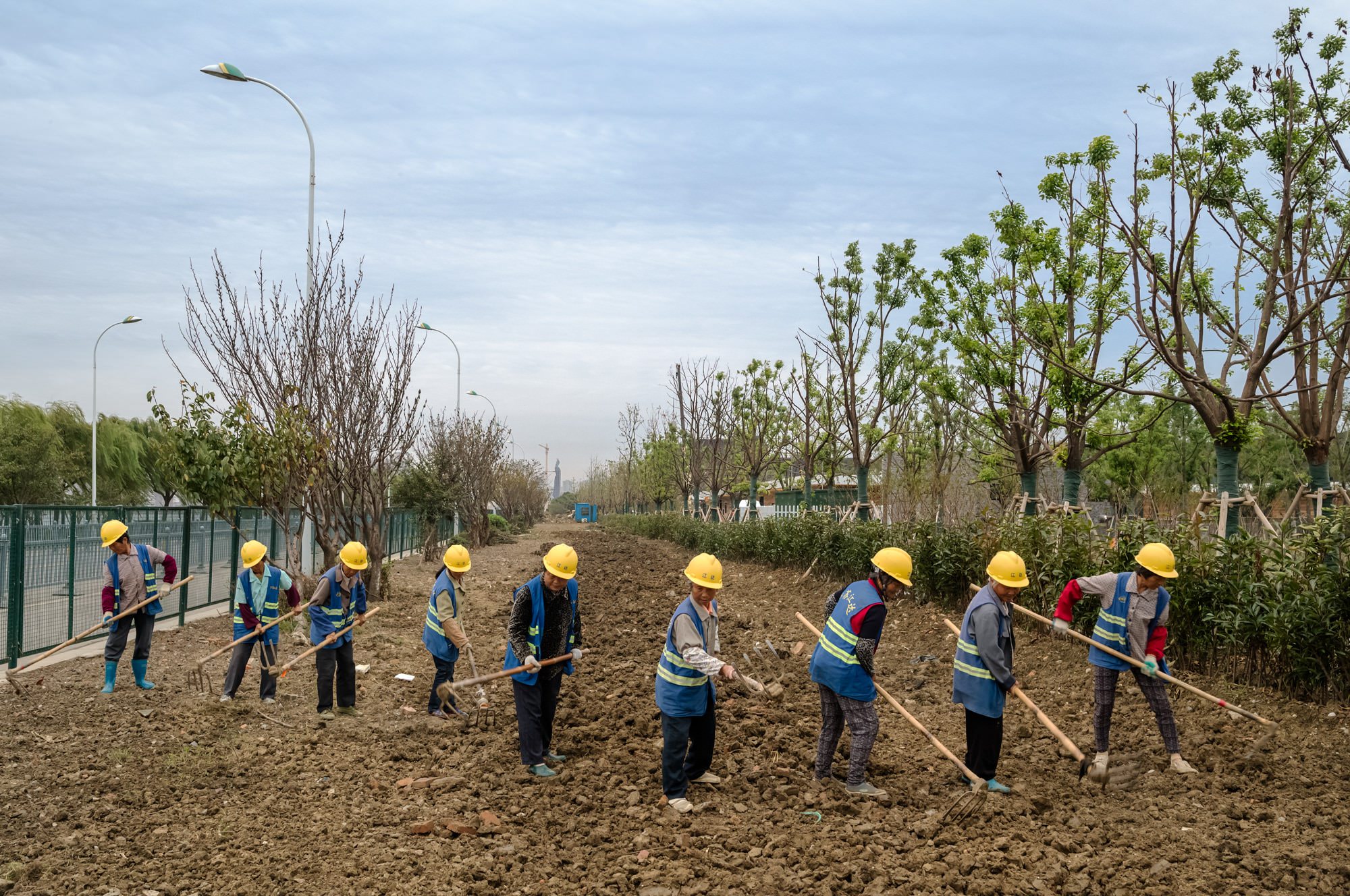 daniel-lee-postaer-mothers-land-exibart-street-photography-05