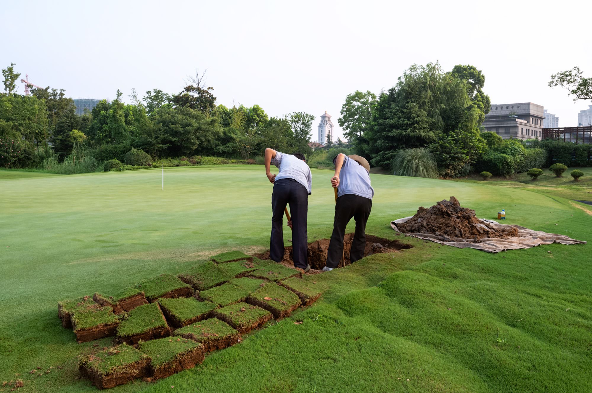 daniel-lee-postaer-mothers-land-exibart-street-photography-08