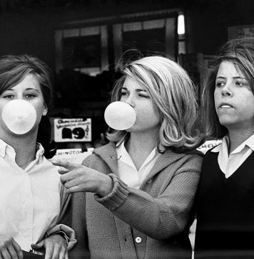 Julian Wasser: Pop and Burn