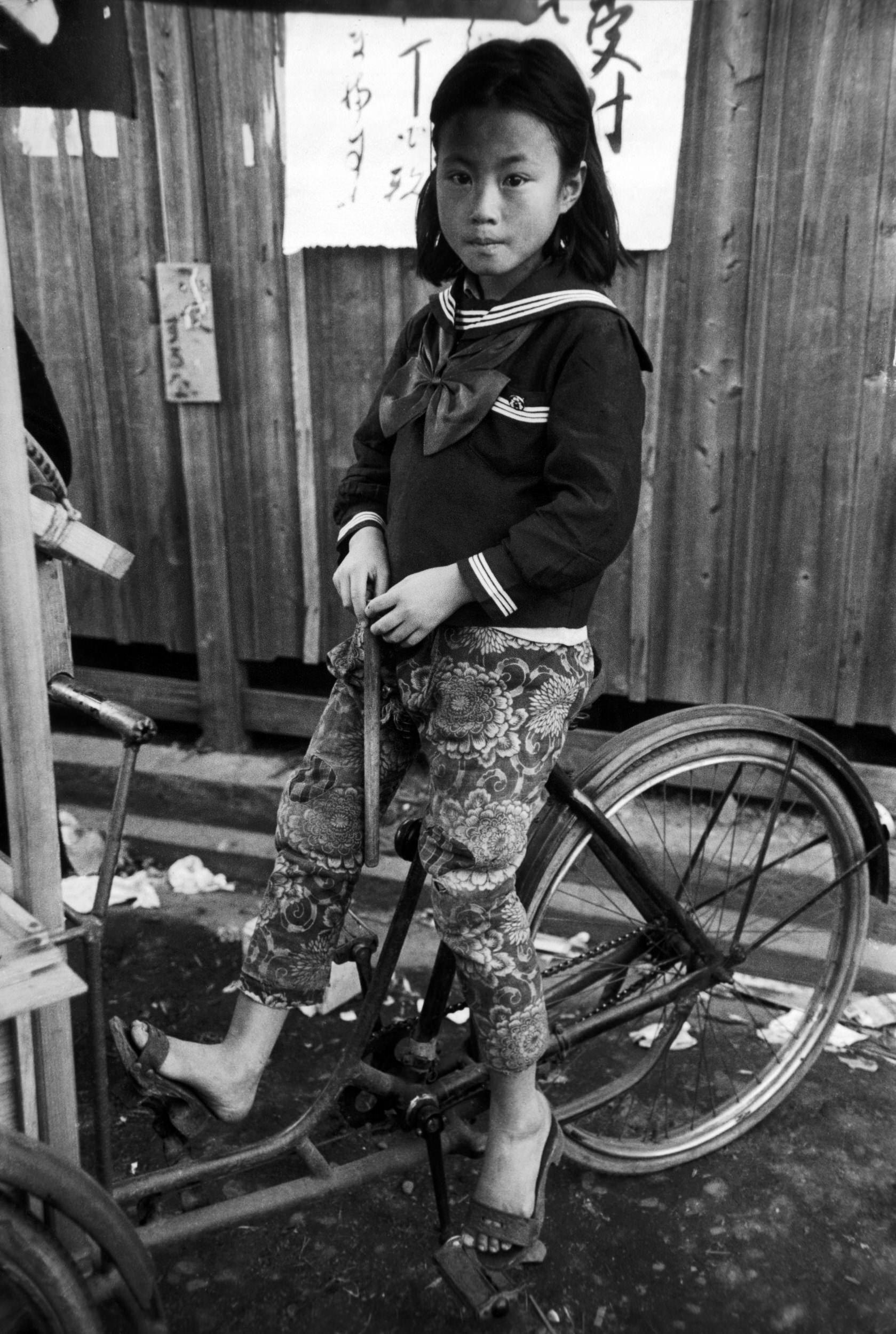 showa-by-bischof-japan-was-not-japan-then-exibart-street-photography-04