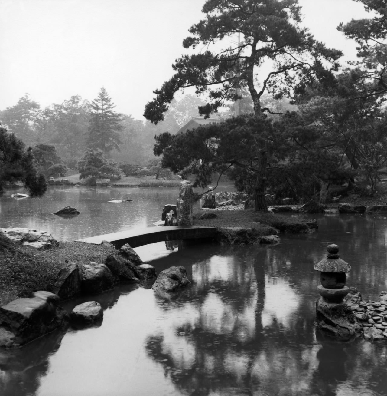 showa-by-bischof-japan-was-not-japan-then-exibart-street-photography-07