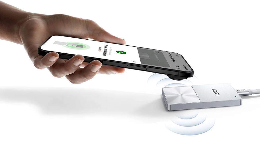 lexar-touchlock-portable-ssd-exibart-street-photography-04