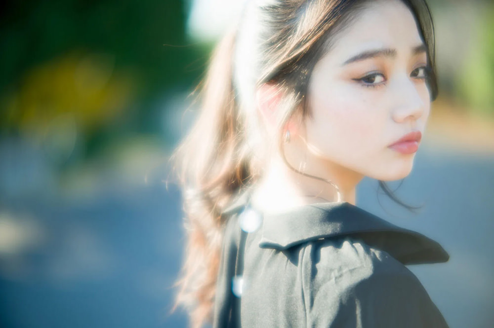 cosina-heliar-75mm-f-1-8-rf-z-mounts-exibart-street-photography-11