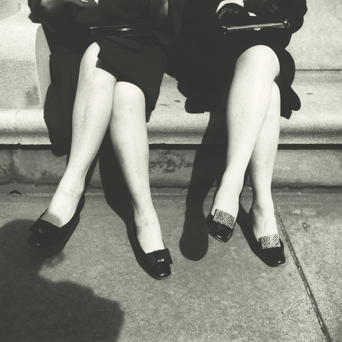 allen-ginsberg-and-vivian-maier-notes-from-the-margins-exibart-street-photography-10