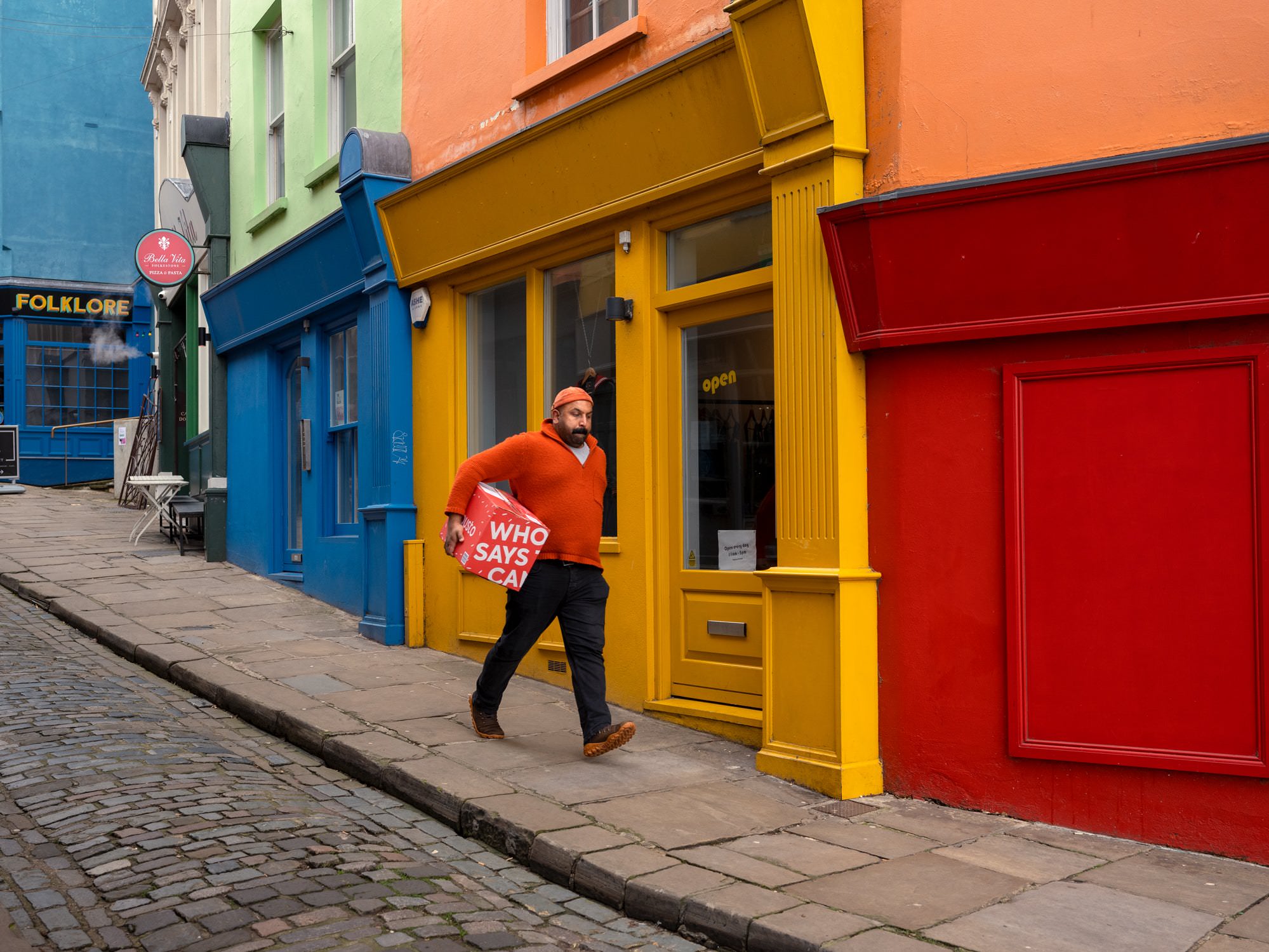 niall-mcdiarmid-colour-exibart-street-photography-05