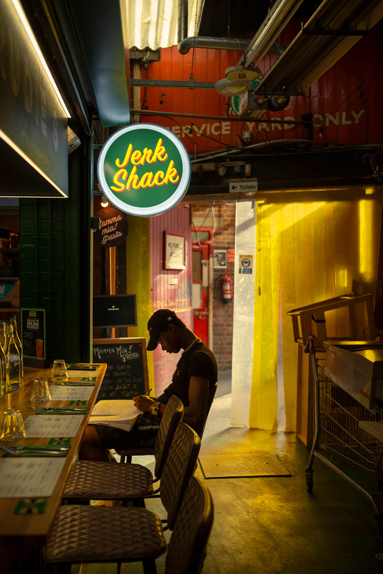 niall-mcdiarmid-colour-exibart-street-photography-06