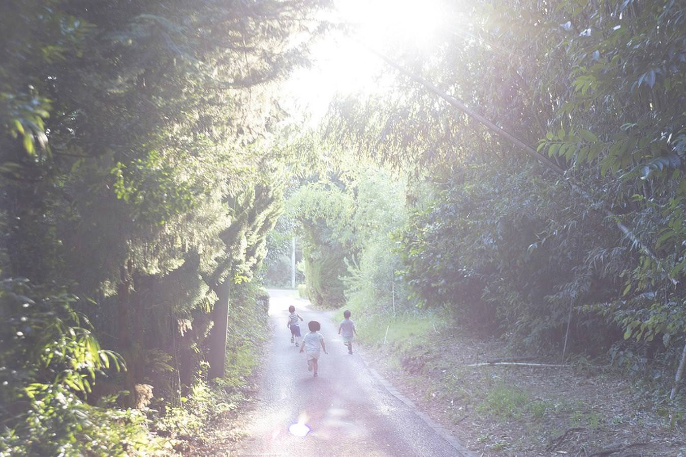 rinko-kawauchi-and-tokuko-ushioda-from-our-windows-exibart-street-photography-06