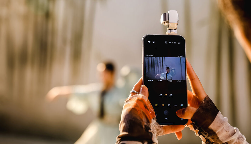 honor-robot-phone-arri-exibart-street-photography-02