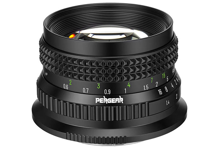 pergear-50mm-f-1-4-prime-exibart-street-photography-01