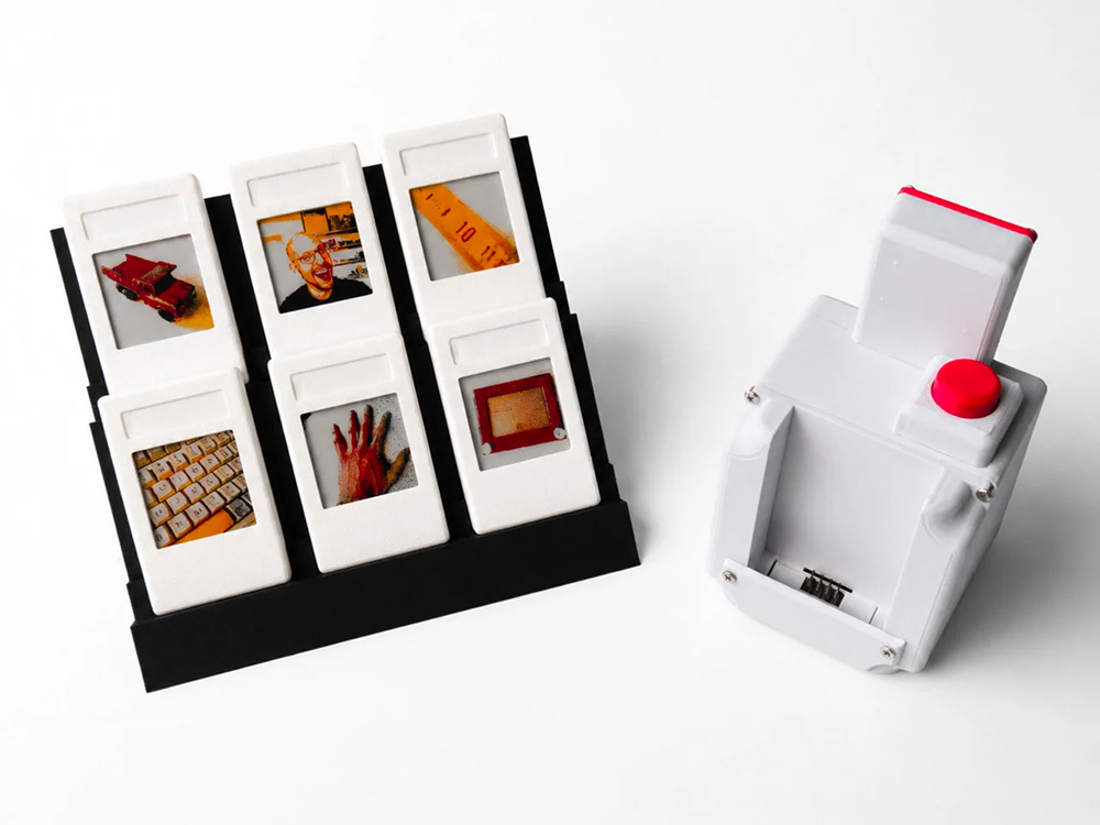 strange-inventions-lab-e-paper-instant-camera-exibart-street-photography-05