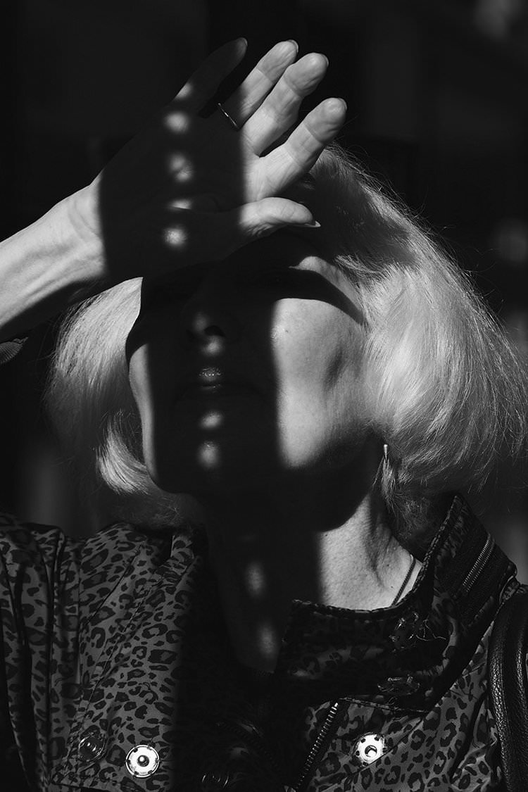 francesco-gioia-we-have-learned-to-distrust-images-exibart-street-photography-06