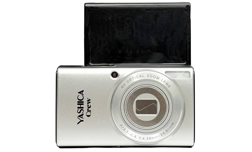 yashica-crew-compact-camera-exibart-street-photography-01