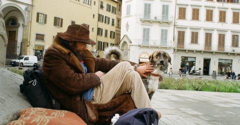 negli sguardi