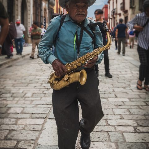 El Saxofonista del tejado