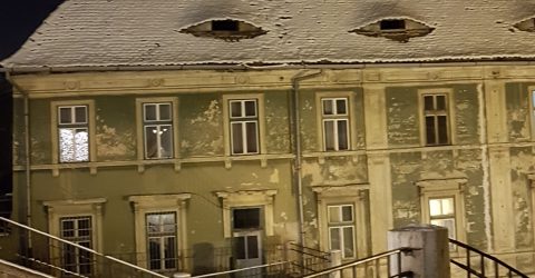 Everywhere there are eyes on the roofs.