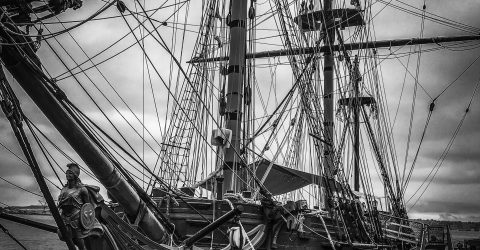 Sailing in black and white