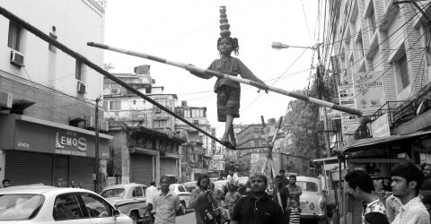 Girl child abused in the street of Kolkata