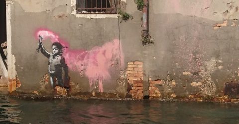 Banksy prima l’acqua alta