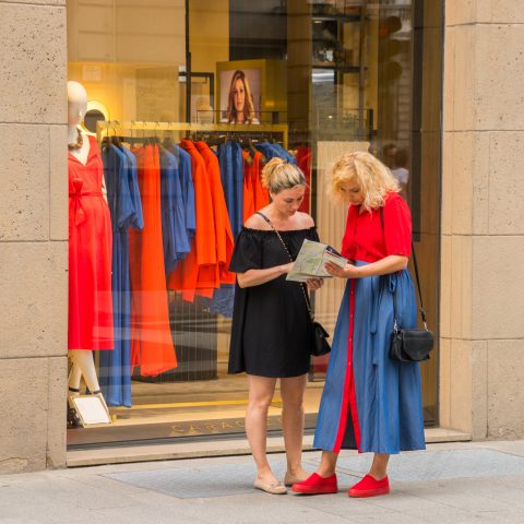 Shopping in color