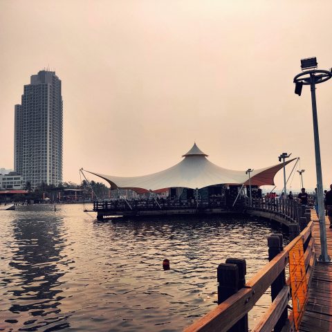 Cafe in the pier