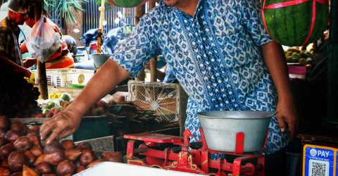 Aktivitas penjual buah