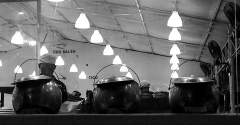 cooking satay sauce traditionally