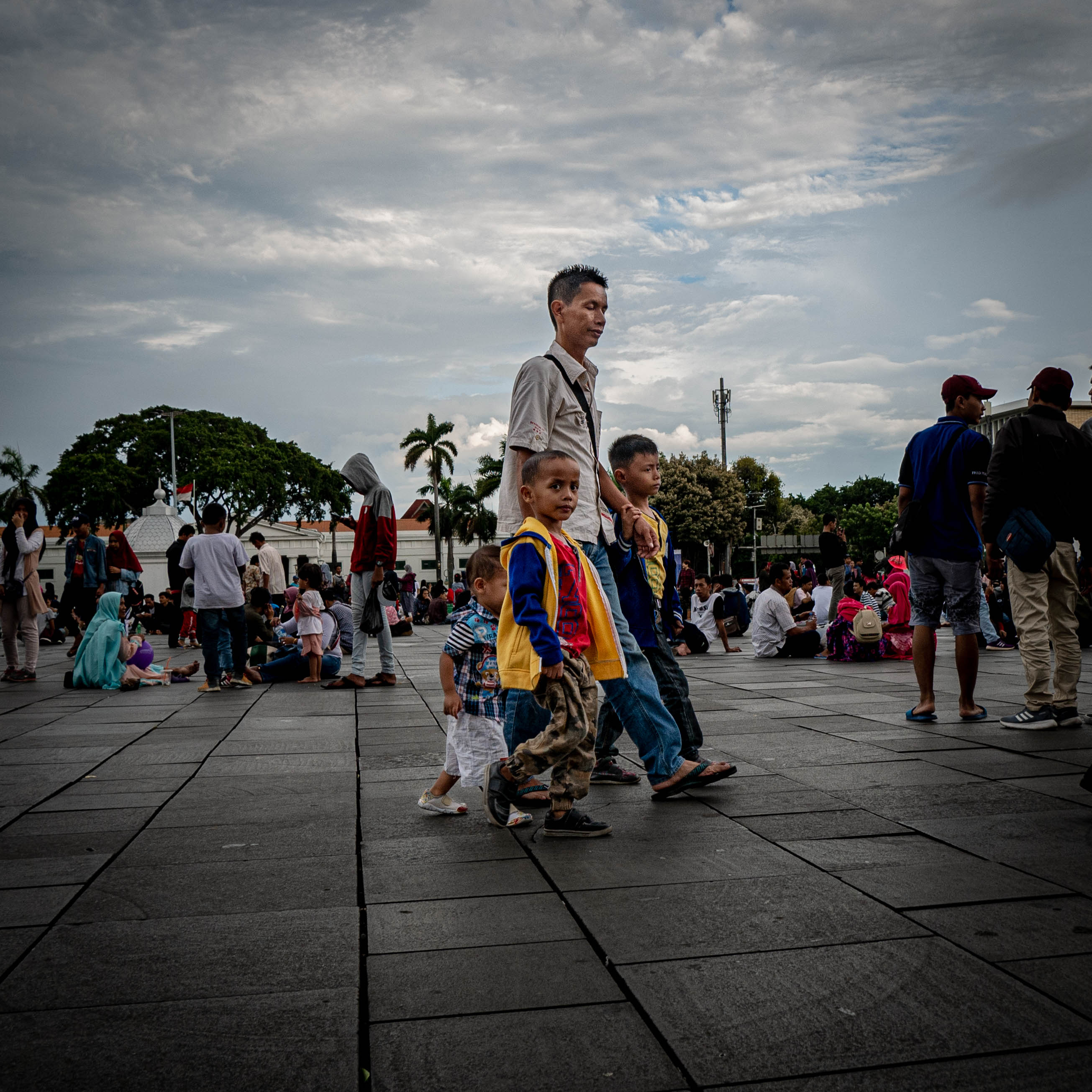 O hana means family - Exibart Street