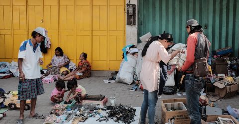 Flea market sunday morning