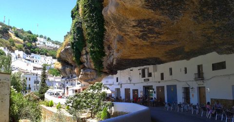 THE AMAZING ROCKS OF SENETIL DE LAS BODEGAS