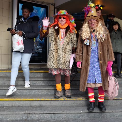 Carnaval. Alost. A la gare