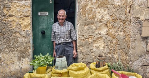 Salt Vendor