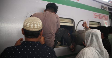 Passengers riding trains through the window for challenging journey-01