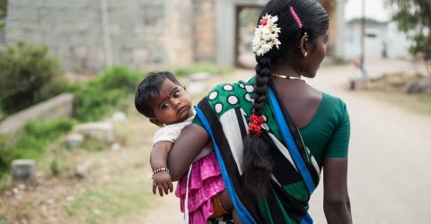 Curious glances over the shoulder