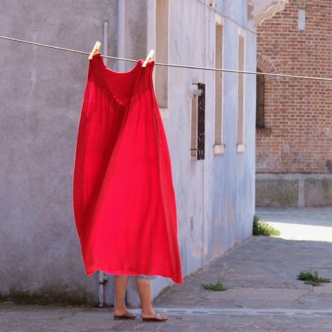 la donna in rosso