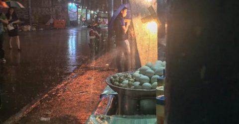 Stranded street peep