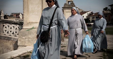 Nuns in Prato della Valle