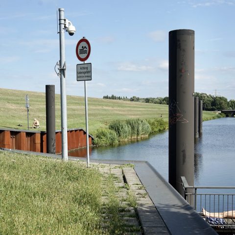 Wilhelmsburg Sunbathing